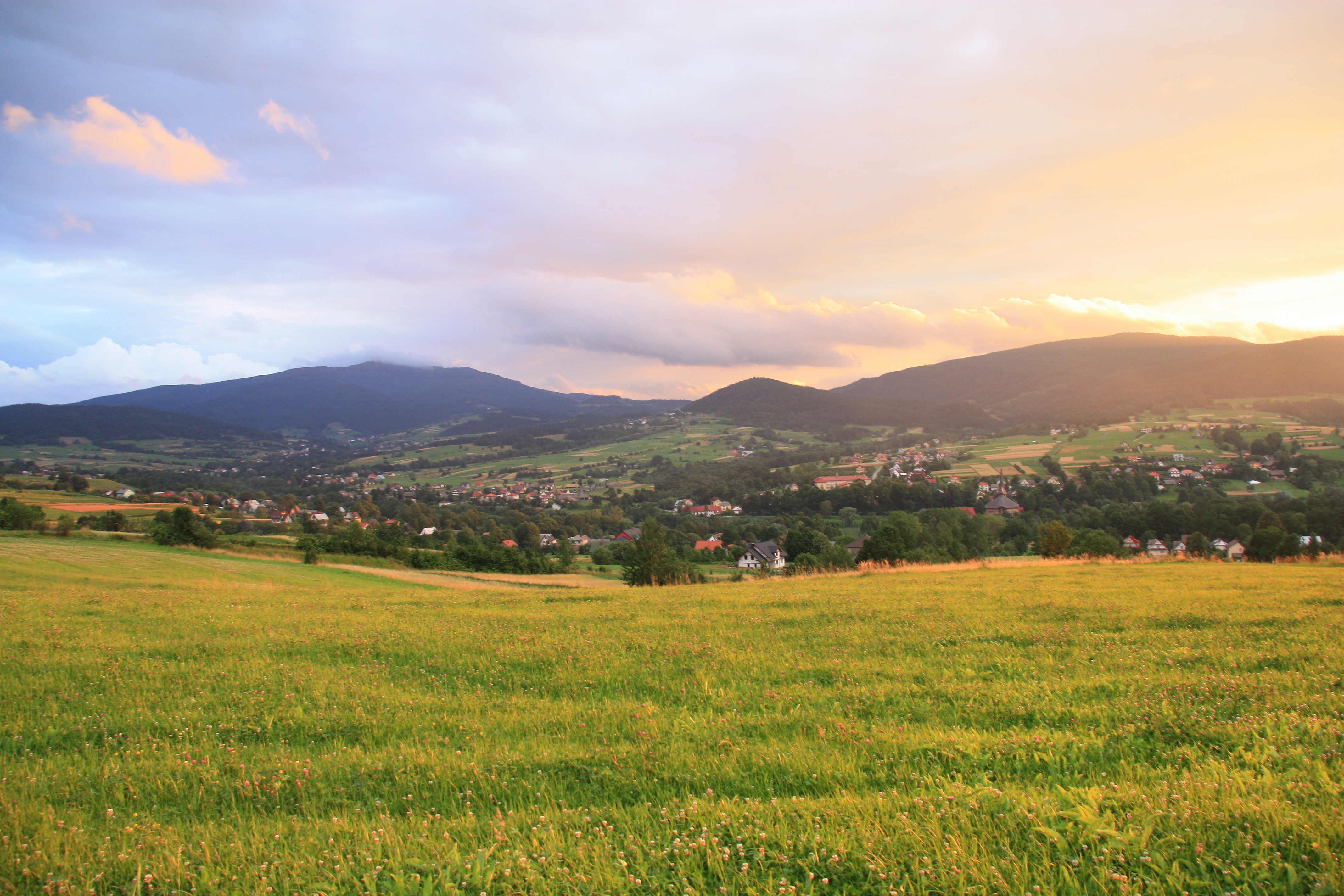 Slopnice_Panorama_View_from_Markow_2012_Anna_Slopnice_CC-BY-SA.jpg